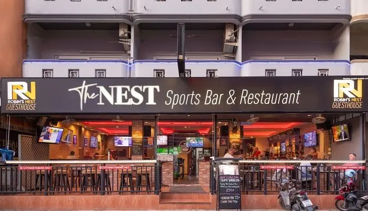Robin’s Nest Guesthouse & Restaurant