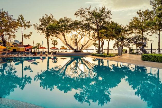 ROBINSON ÇAMYUVA Adults OnlyFotoğrafı