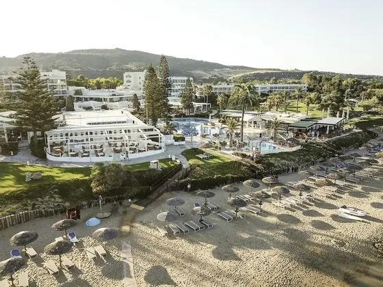 ROBINSON KYLLINI BEACH