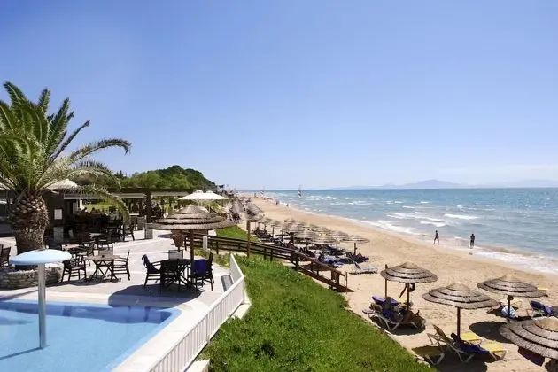 ROBINSON KYLLINI BEACH - Öne Çıkan Resim