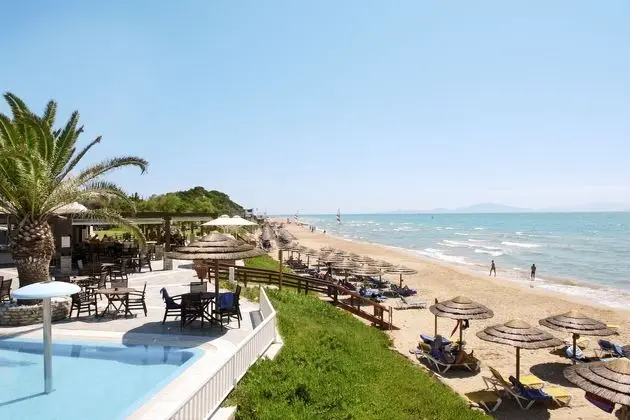 ROBINSON KYLLINI BEACH - Öne Çıkan Resim