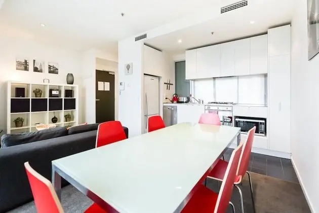 ROBYN, 1BDR Melbourne Apartment - Oda Düzeni