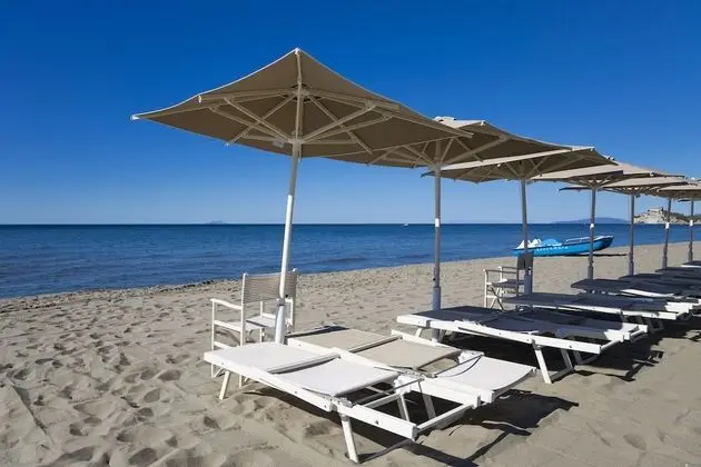Roccamare Resort - Ville e Appartamenti - Plaj
