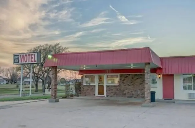 Rock City Motel - 1