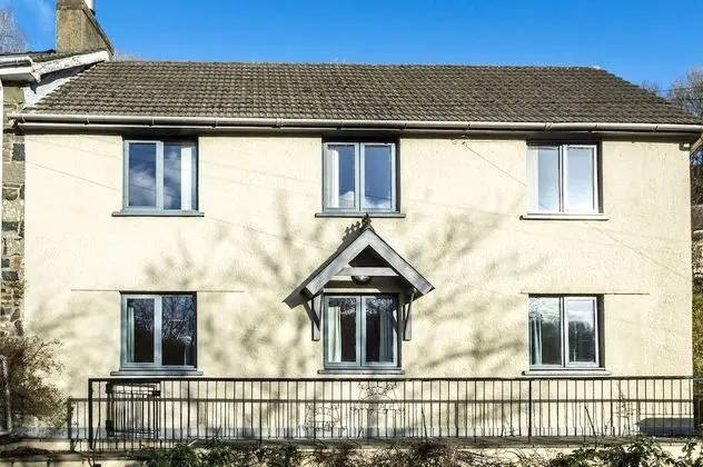 Rock Cottage - 3 Bedroom Holiday Home