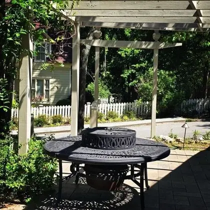 Rock Cottage Gardens B&B - Dış Mekan