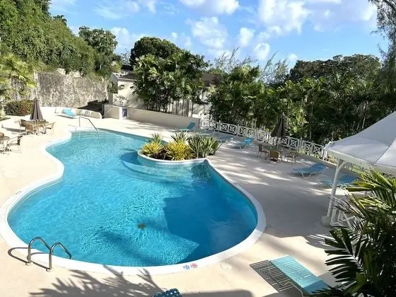 Rockley Golf 810 is a 2 Bedroom, 2 Bathroom 1st Floor Apartment With Pool