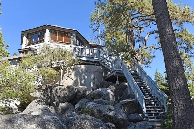 Rockpile Treehouse