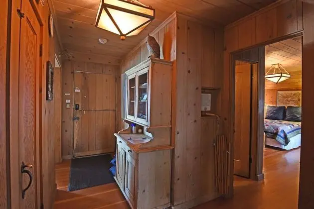 Rockpile Treehouse - Oda