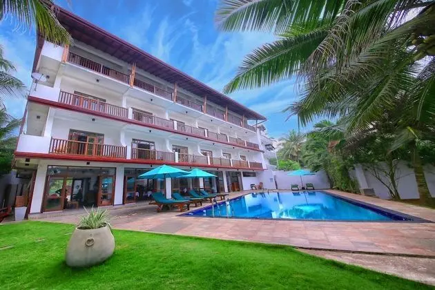 Rockside Beach Resort