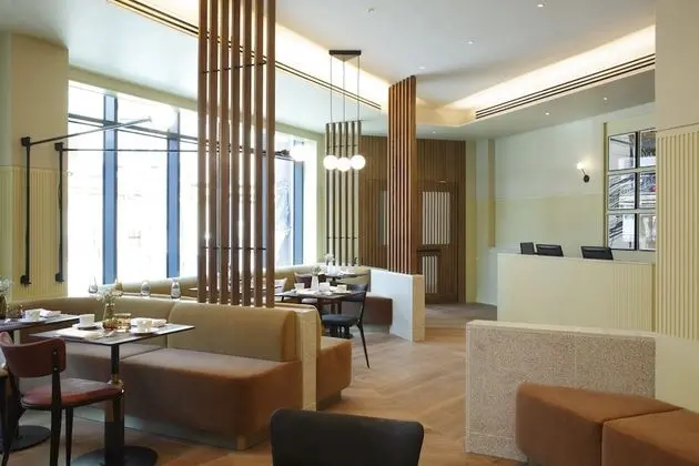 Rockwell East - Lobi