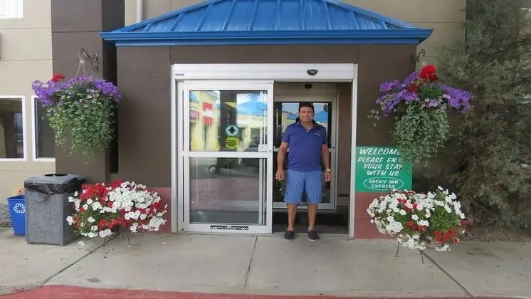 Rocky Inn Express - Lobi