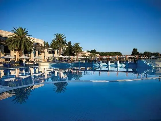 Roda Beach Resort & Spa - Havuz