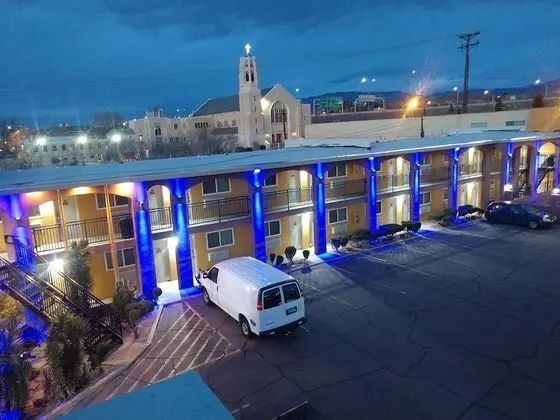 Rodeway Inn Albuquerque Downtown on Rt 66 - Otopark