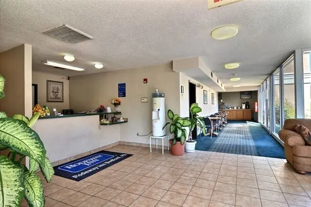Rodeway Inn Bedford - Lobi