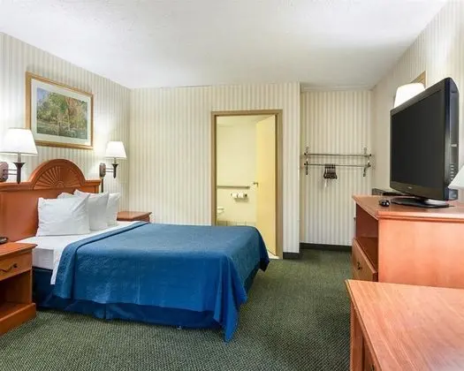 Rodeway Inn Camp Springs