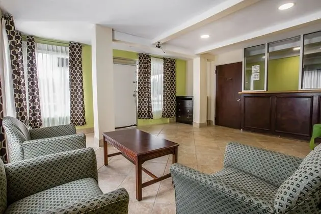 Rodeway Inn Clinton - Lobi
