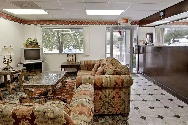 Rodeway Inn - Lobi