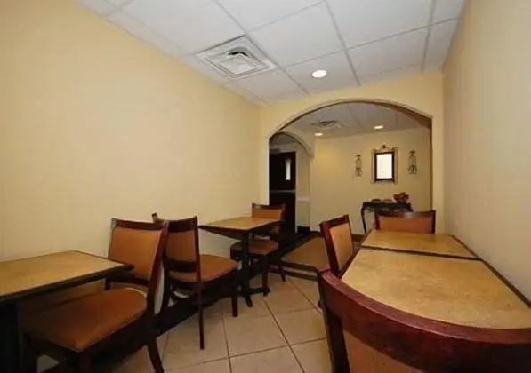 Rodeway Inn - Yerinde Yemek