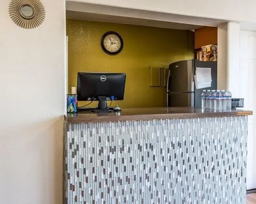 Rodeway Inn Fresno - Lobi