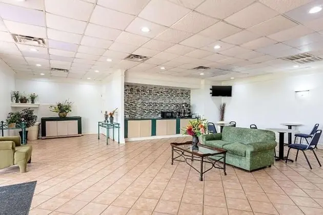 Rodeway Inn - Lobi