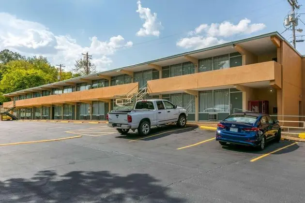 RODEWAY INN