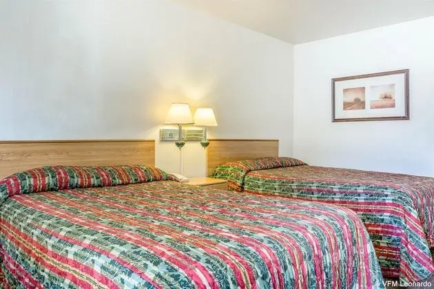 Rodeway Inn Magic Mountain Area