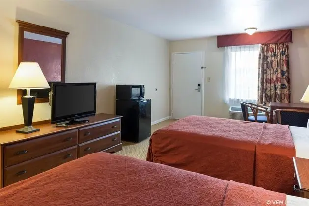 Rodeway Inn near Naval Hospital