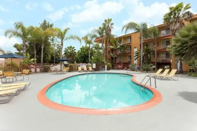 Rodeway Inn Near Qualcomm Stadium