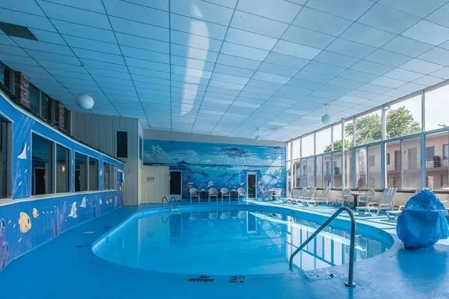 Rodeway Inn North - Havuz