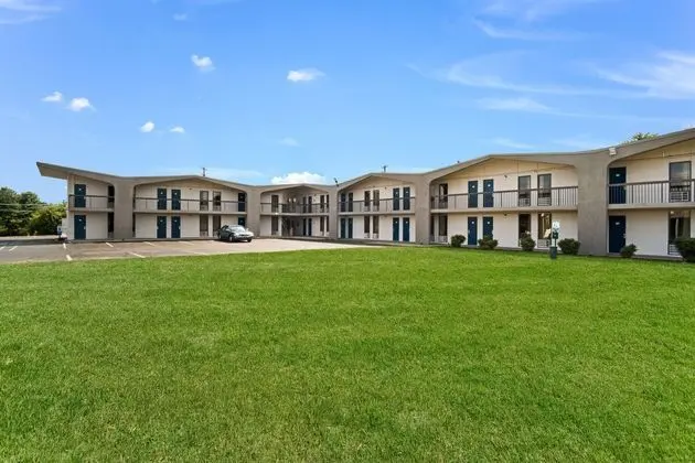 Rodeway Inn Northwest - Dış Mekan