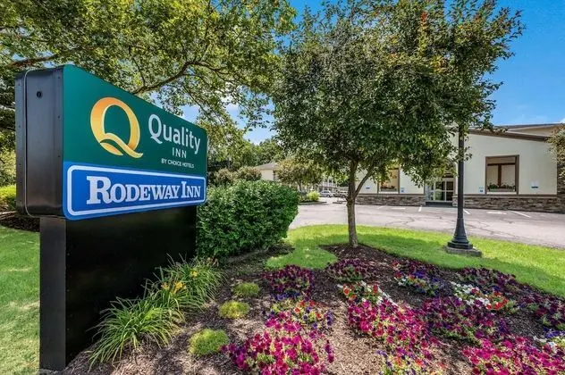 Rodeway Inn Poughkeepsie - Dış Mekan