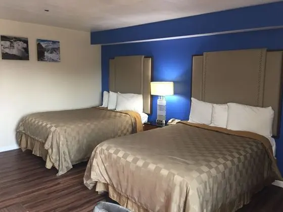 Rodeway Inn & Suites Bakersfield