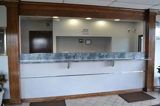 Rodeway Inn Suites Battleboro - Lobi