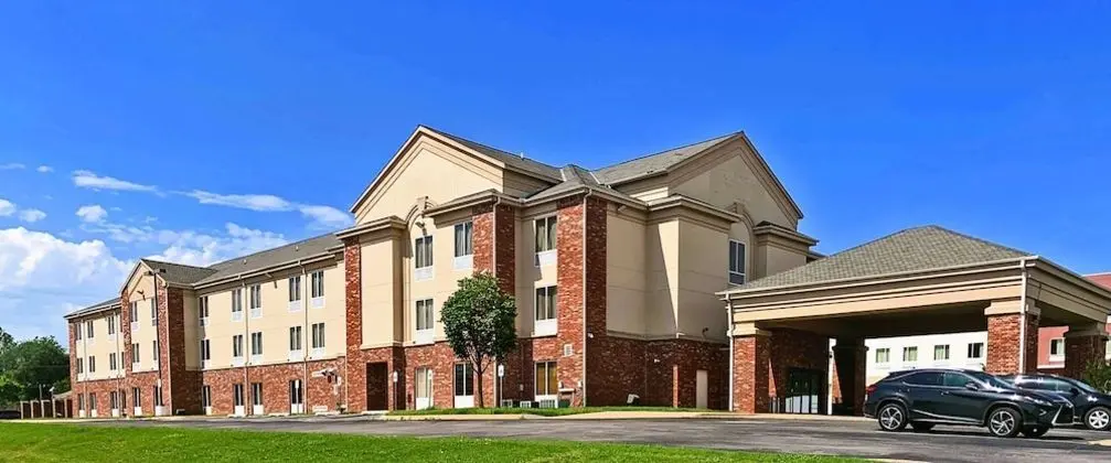 Rodeway Inn & Suites