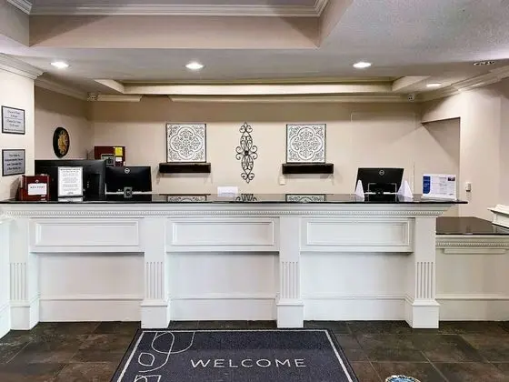 Rodeway Inn & Suites - Lobi