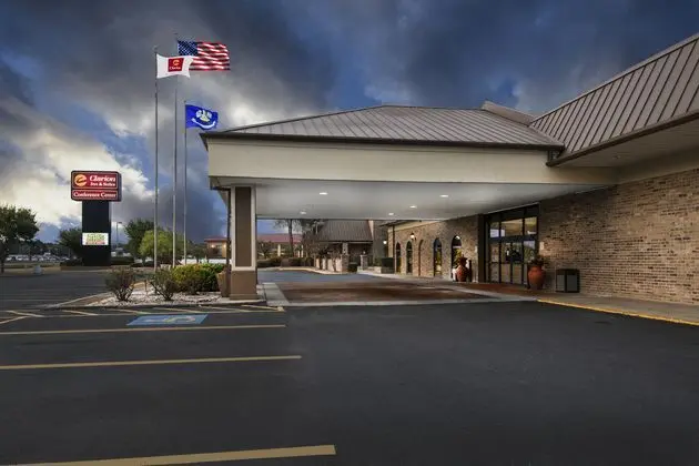 Rodeway Inn & Suites and Conference Center