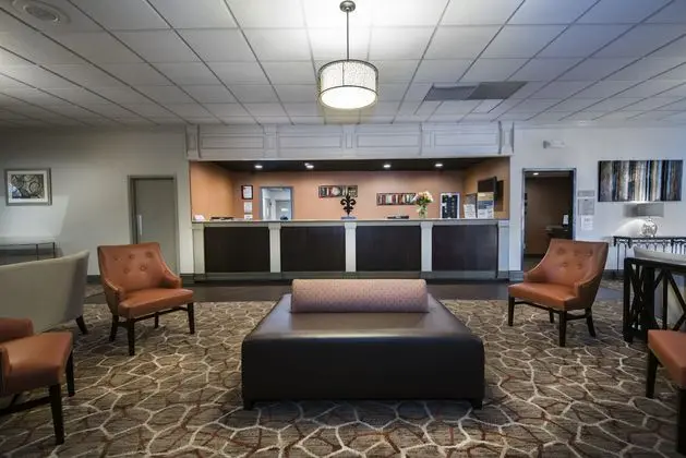 Rodeway Inn & Suites and Conference Center - Lobi
