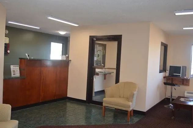 Rodeway Inn & Suites