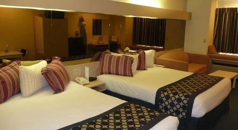 Rodeway Inn & Suites