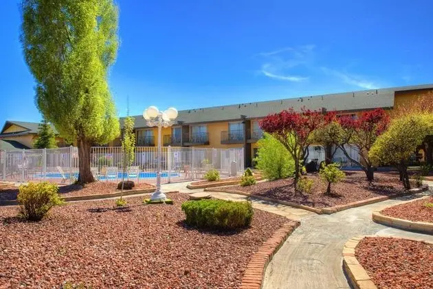 Rodeway Inn & Suites Flagstaff I-40