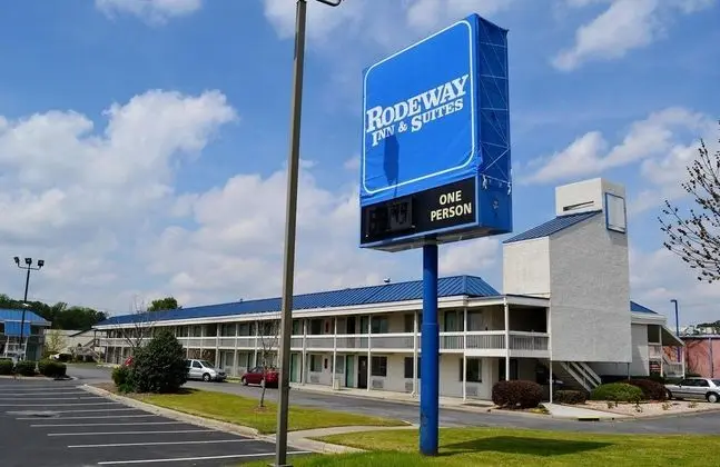 Rodeway Inn & Suites