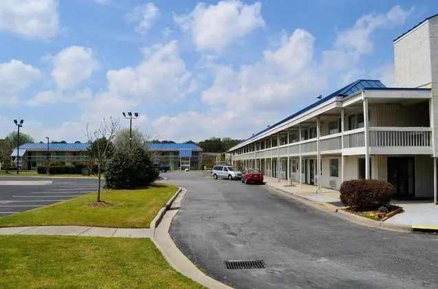 Rodeway Inn & Suites - Genel