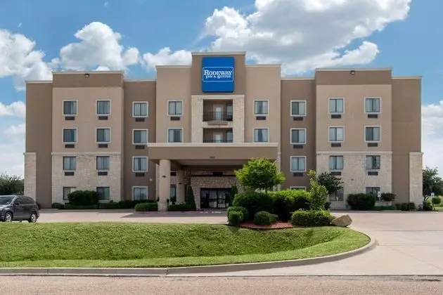 Rodeway Inn & Suites Hillsboro