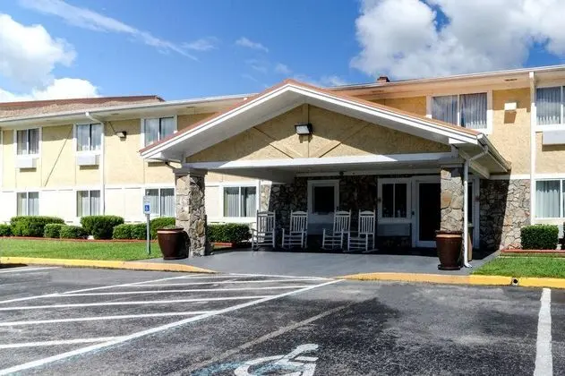 Rodeway Inn &Suites Jacksonville