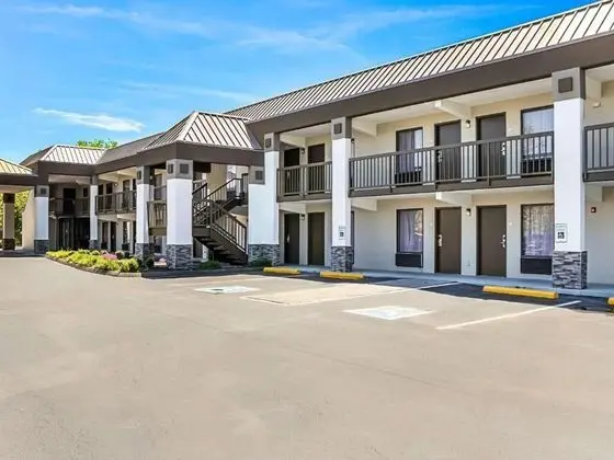 RODEWAY INN & SUITES Knoxville - Dış Mekan