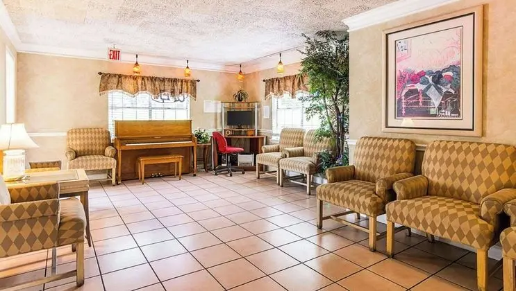 Rodeway Inn & Suites - Lobi