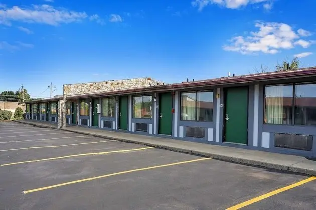 Rodeway Inn & Suites