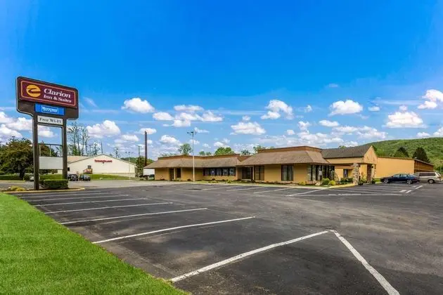 Rodeway Inn & Suites Stroudsburg - Poconos - 1
