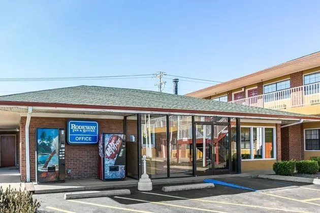 Rodeway Inn & Suites Suburbs - Öne Çıkan Resim